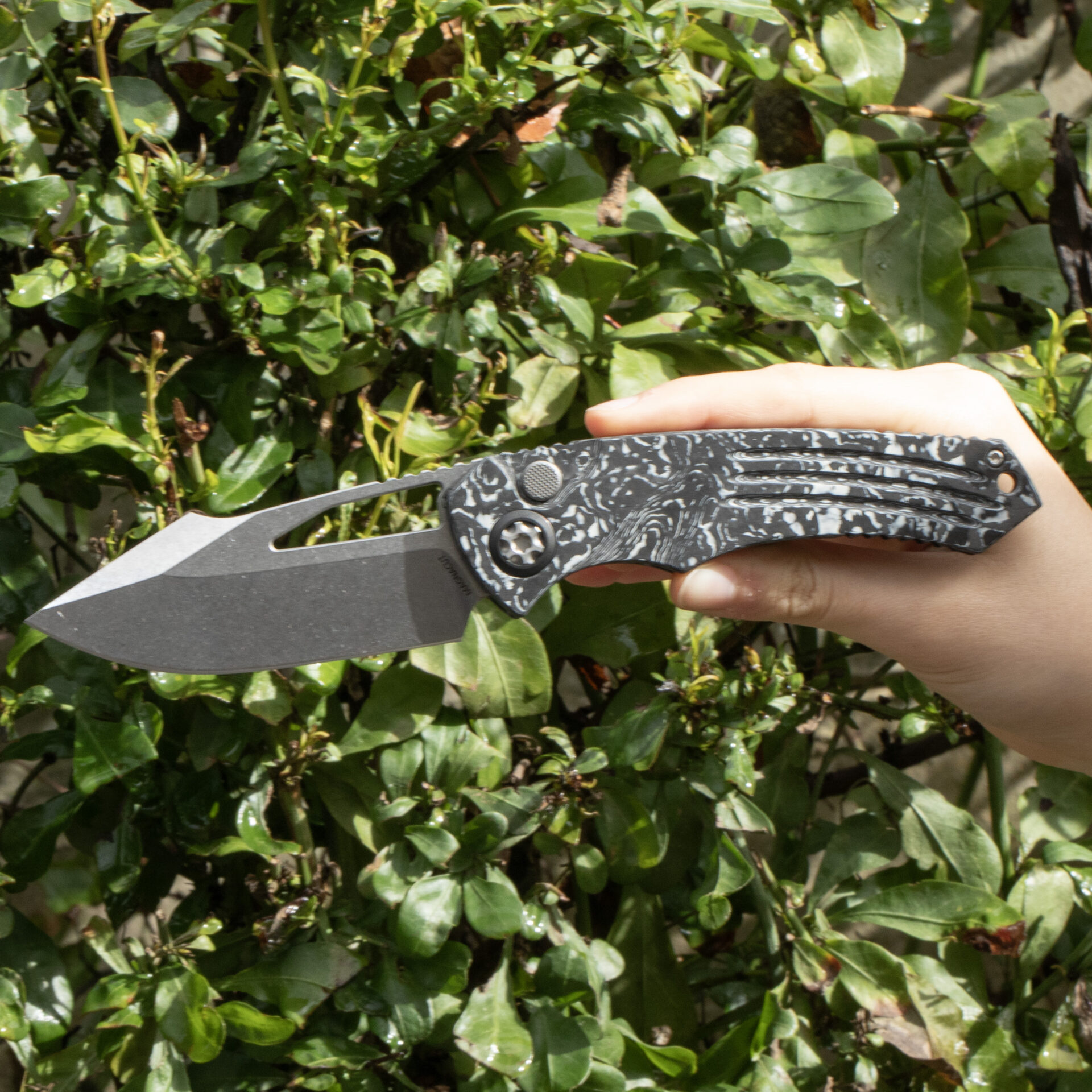 HERETIC KNIVES PARIAH MANUAL BUTTON LOCK WHITE CAMO CARBON 4" MAGNACUT STONEWASH H046-2A-WT/CC - Image 3