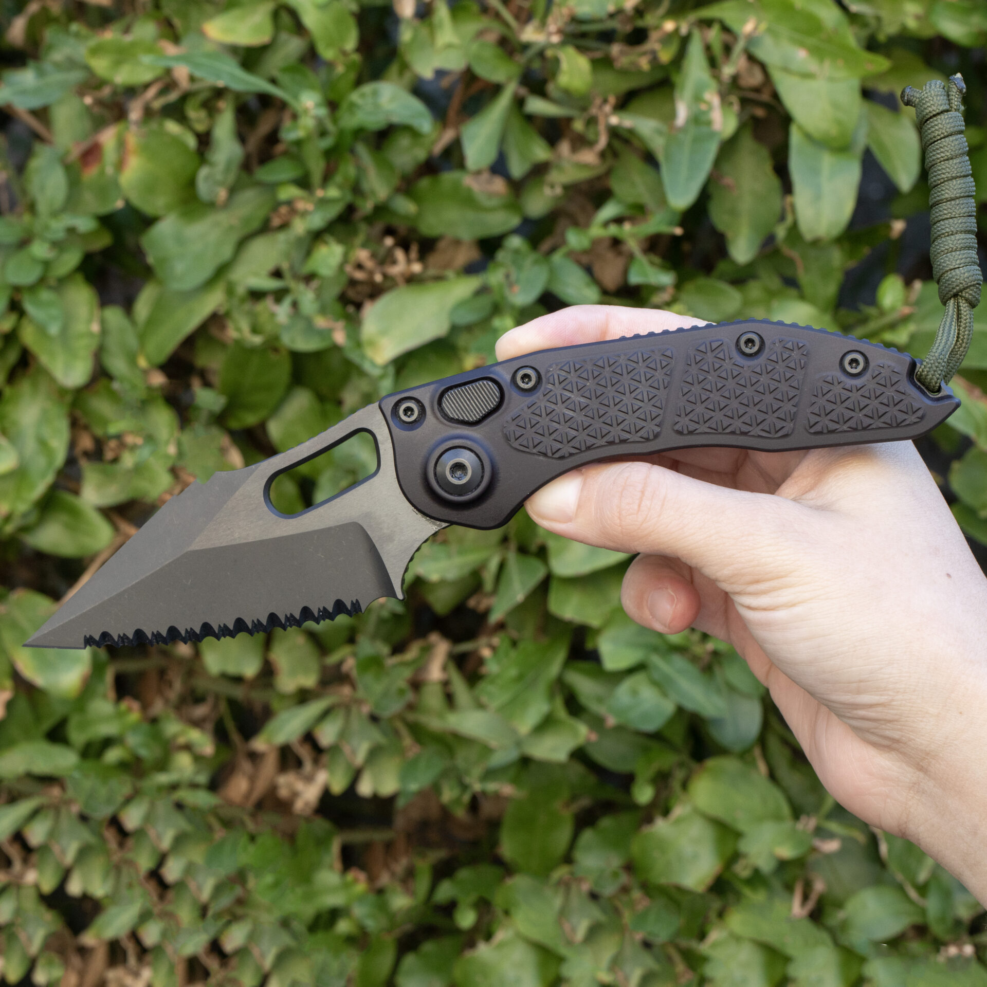 Microtech Stitch Knife Black DLC Full Serrated Blade 169-3 DLCTS - Image 3