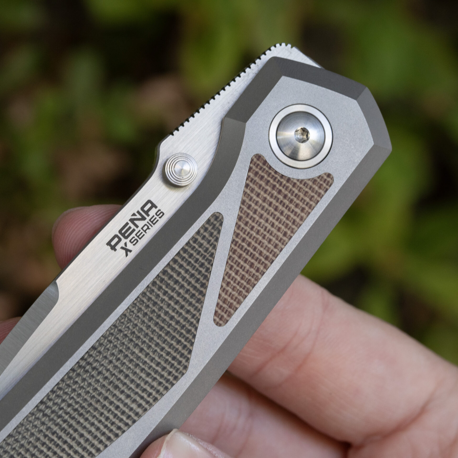 Pena Mula Tanto X-Series Brown & Green Micarta - Image 6