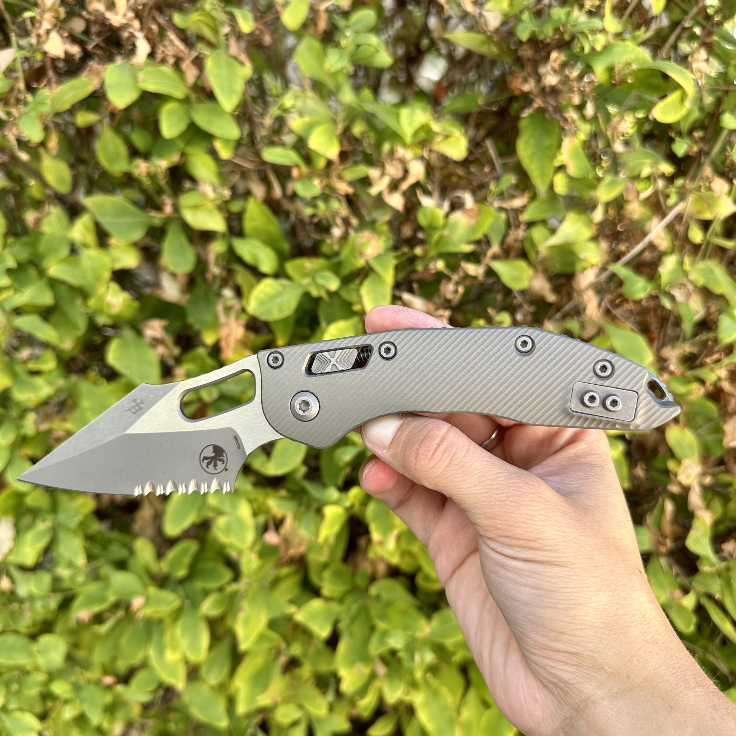 Microtech Stitch RAM-LOK S/E Fluted Natural Clear Apocalyptic - Image 3