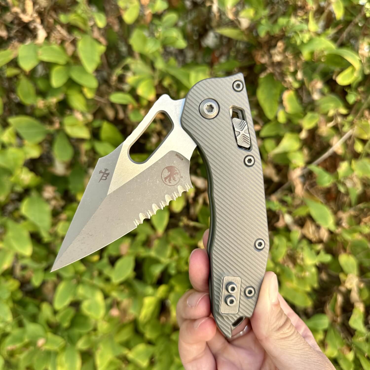 Microtech Stitch RAM-LOK S/E Fluted Natural Clear Apocalyptic - Image 5