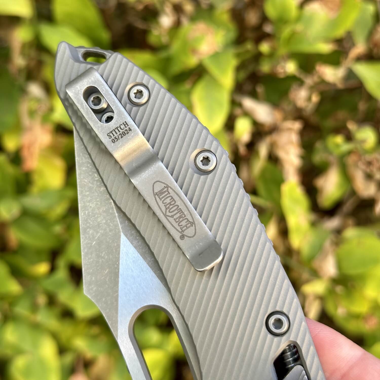 Microtech Stitch RAM-LOK S/E Fluted Natural Clear Apocalyptic - Image 7